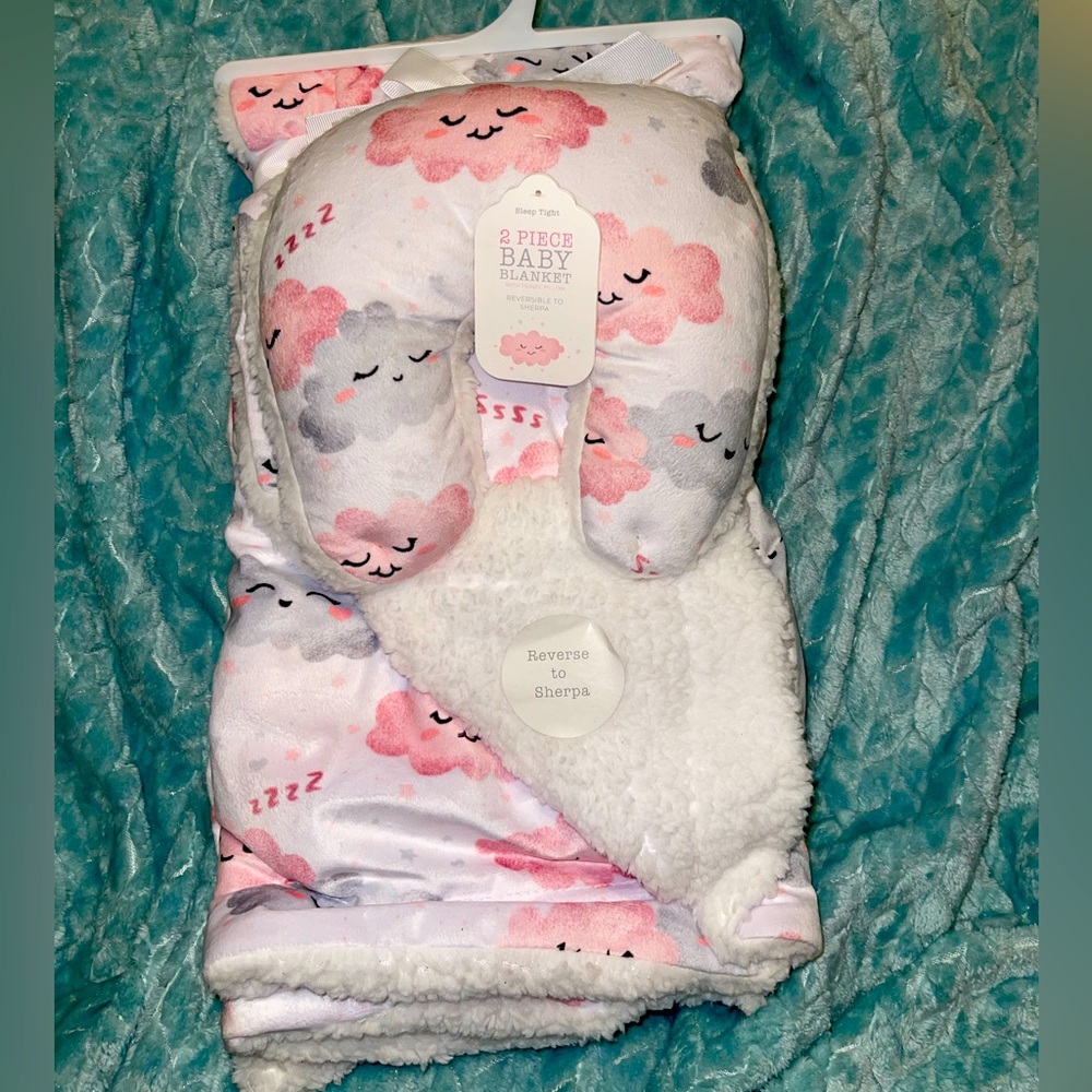New with tags 2pc baby blanket & pillow set by: Sleep Tight